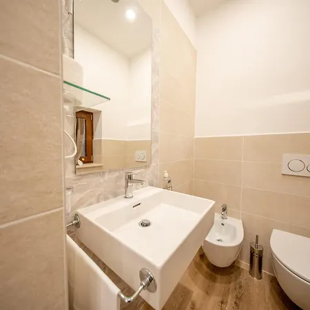 別荘 Perugia Apartments ペルージャ