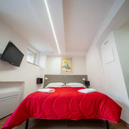 Perugia Apartments *